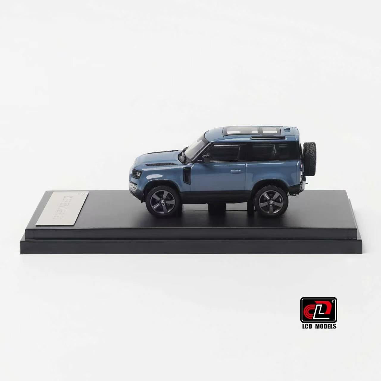 LCD 1/64 Land Rover Defender 90