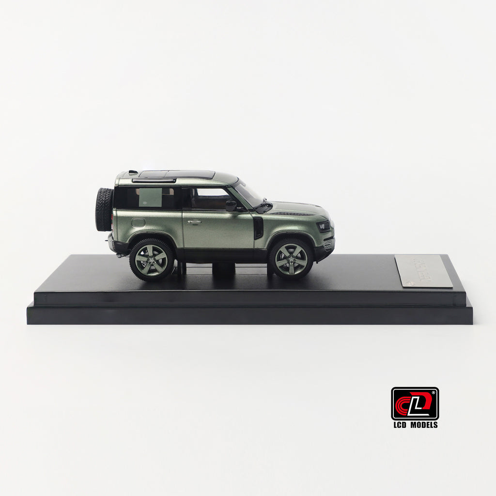 LCD 1/64 Land Rover Defender 90