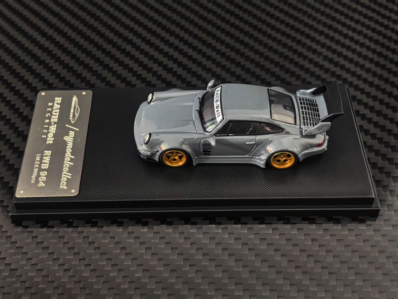 MC RWB964 High Wing Model