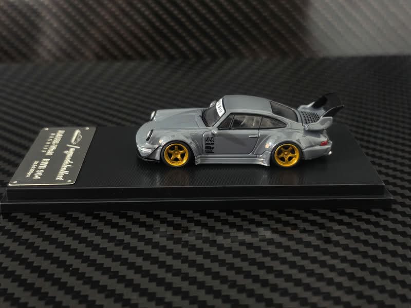 MC RWB964 High Wing Model