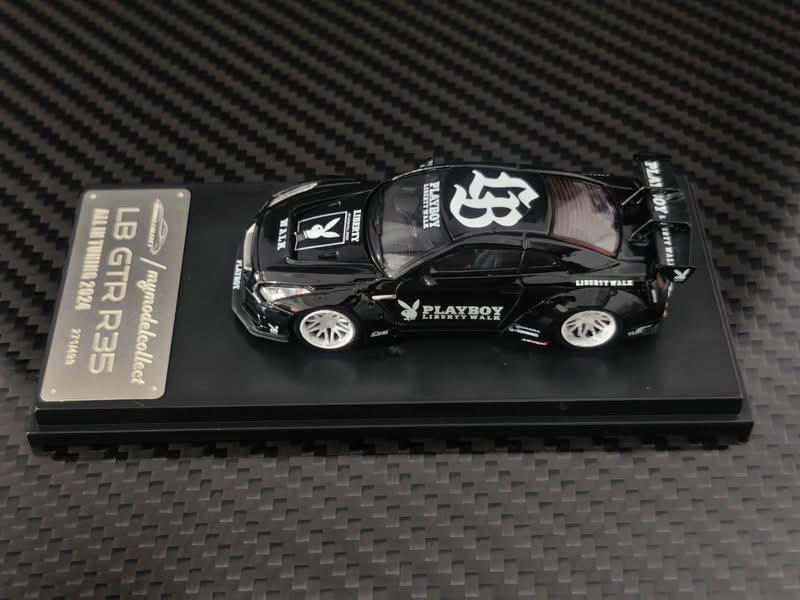 MC Glossy Black/PLAYBOY Livery