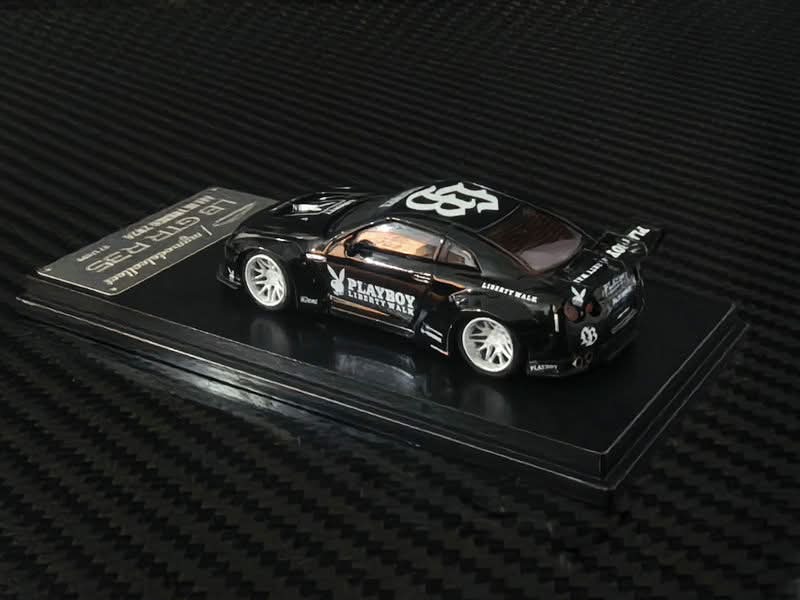 MC Glossy Black/PLAYBOY Livery