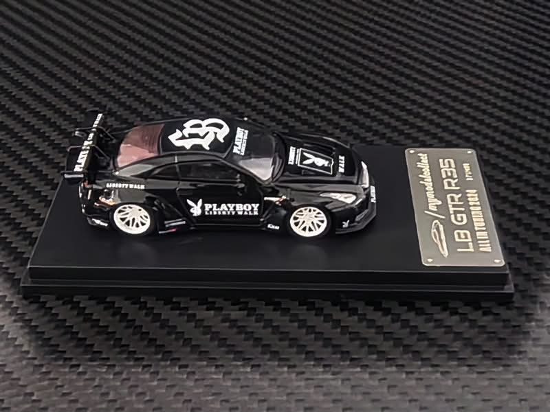 MC Glossy Black/PLAYBOY Livery