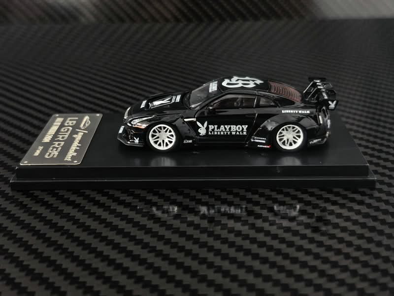 MC Glossy Black/PLAYBOY Livery