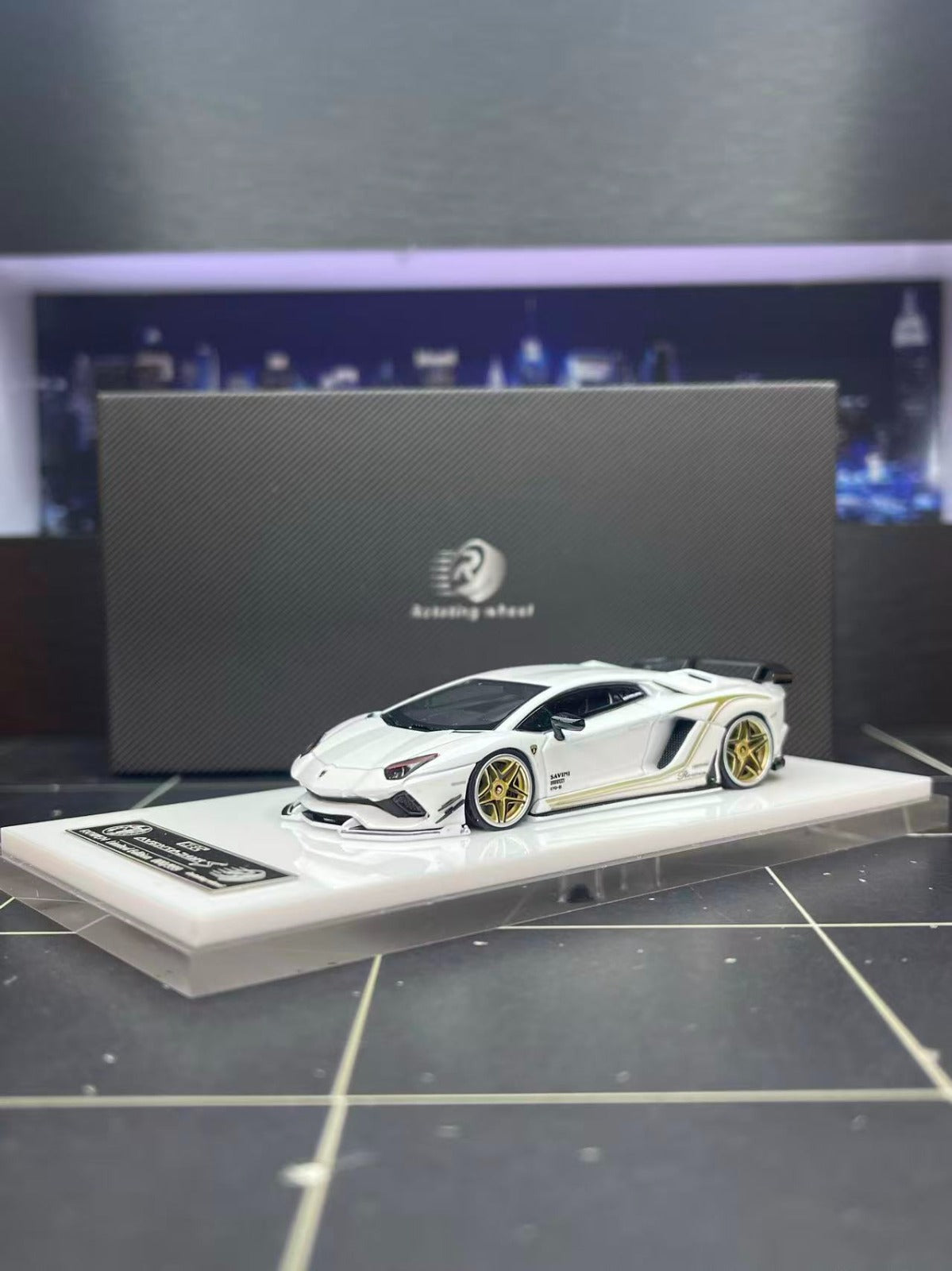 Rotating Wheel RW 1/64 Rowen Aventador S Diecast Model.