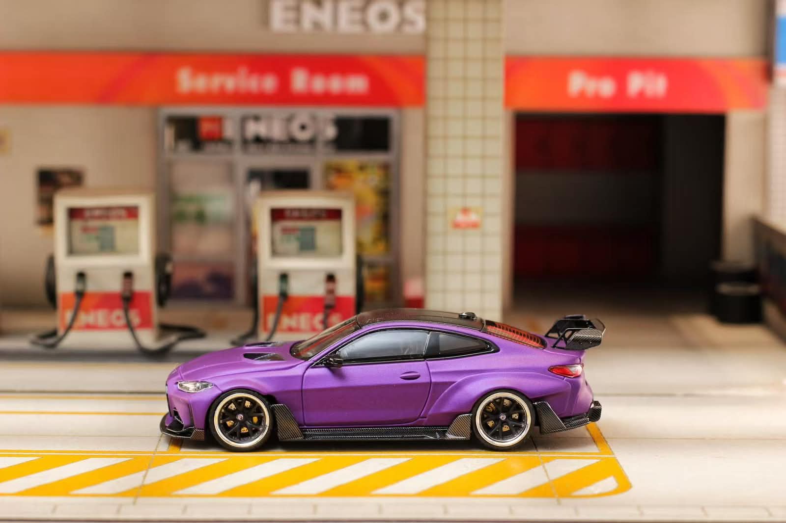 Street Weapon 1:64 BMW G82 M4 Widebody Modified Diecast Model.
