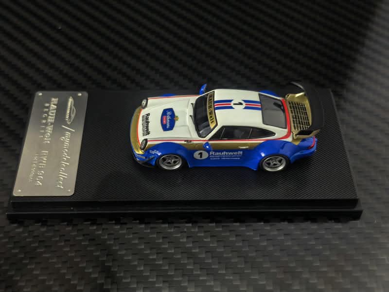 MC 1/64 RWB964 High Wing Rothmans White/BlueLivery
