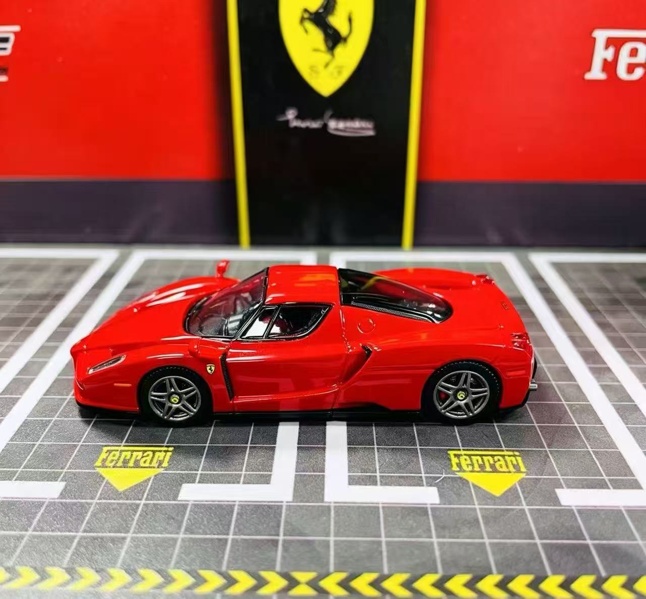 HG Model 1/64 Ferrari Enzo