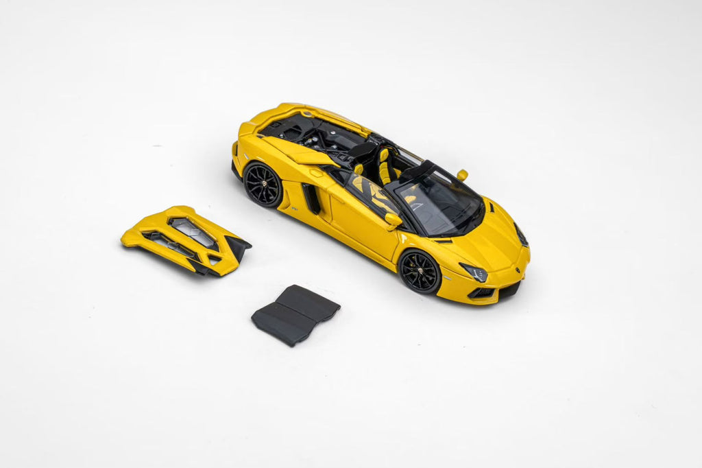 CLASSIC GARAGE 1/64 LP700 Roadster Diecast model