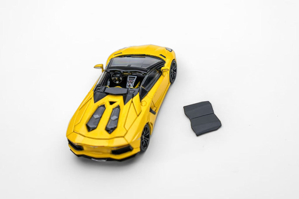 CLASSIC GARAGE 1/64 LP700 Roadster Diecast model