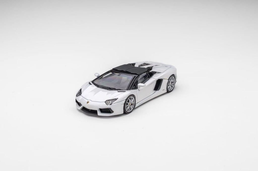 CLASSIC GARAGE 1/64 LP700 Roadster Diecast model