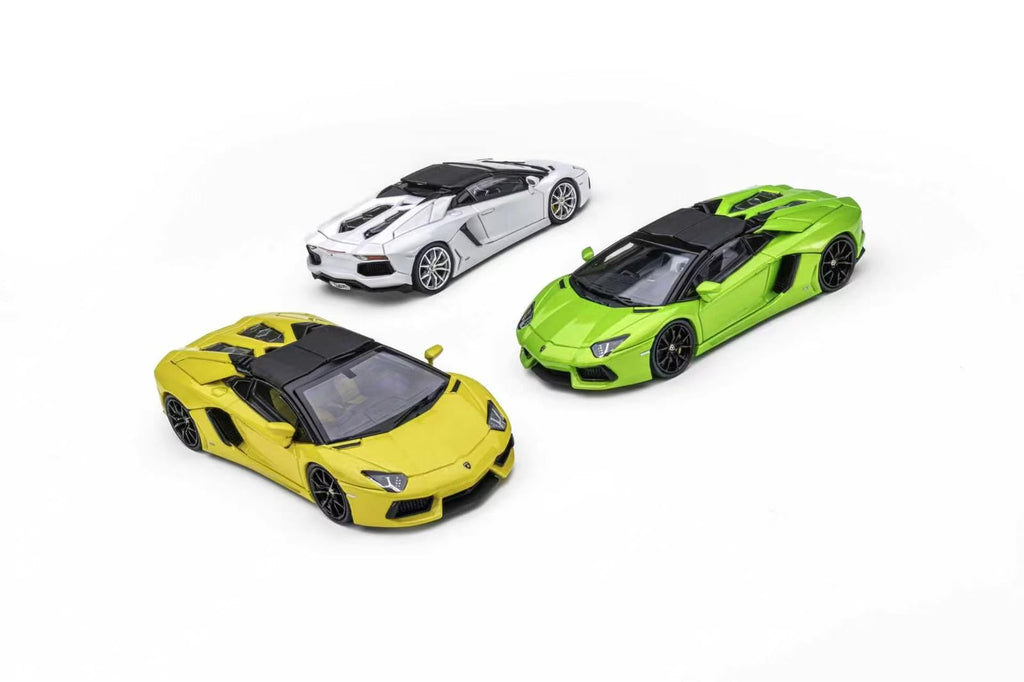 CLASSIC GARAGE 1/64 LP700 Roadster Diecast model