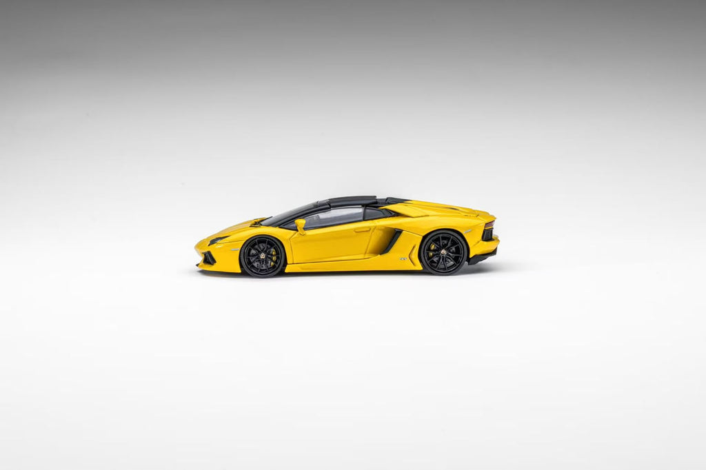 CLASSIC GARAGE 1/64 LP700 Roadster Diecast model