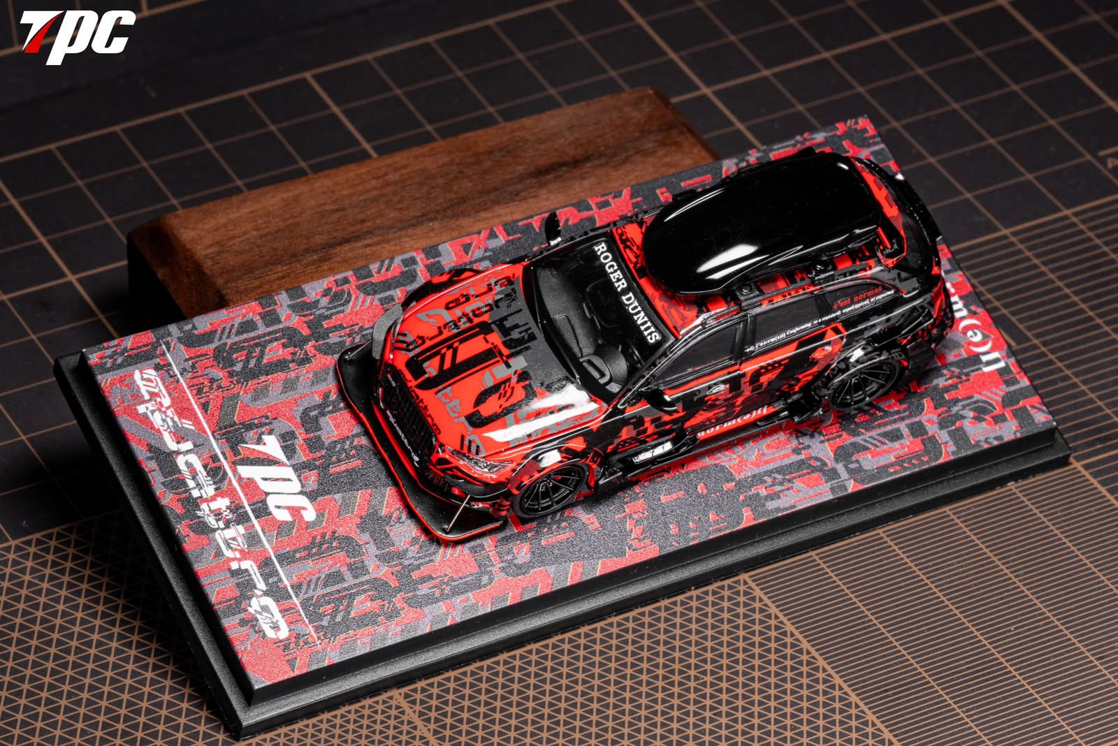 TPC 1/64 Audi RS6 snow version Diecast model