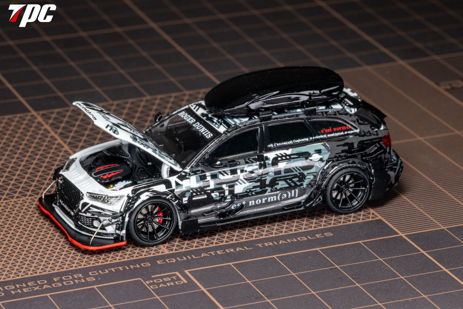 TPC 1/64 Audi RS6 snow version Diecast model