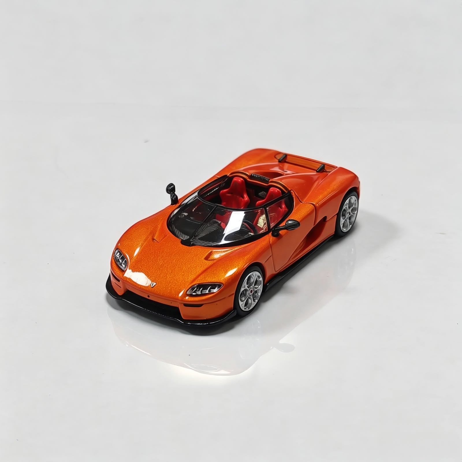 Rhino Model RM 1/64 Koenigsegg CC850