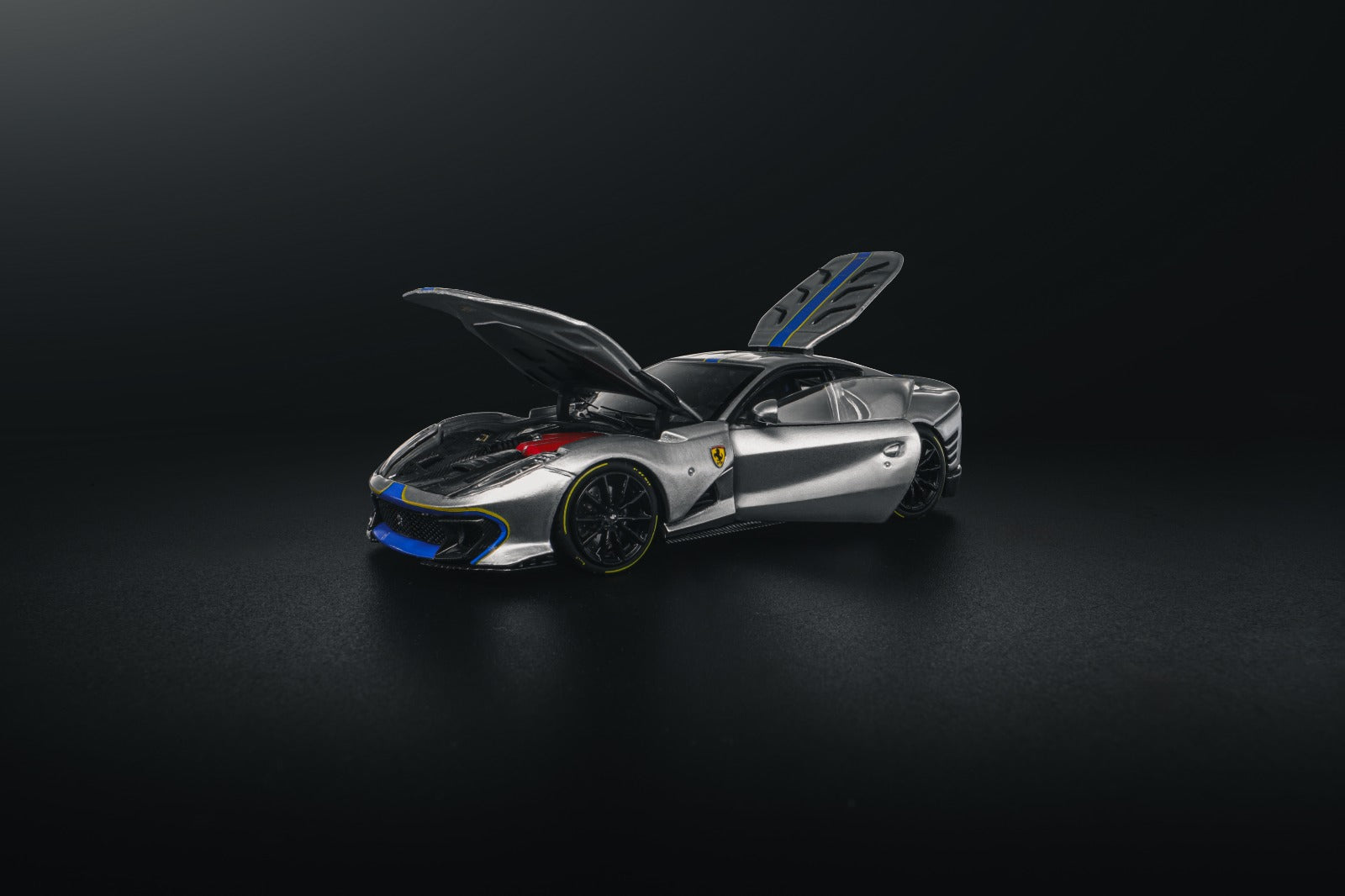 Glamcraft  1/64 Ferrari 812C Full Open Diecast Model.