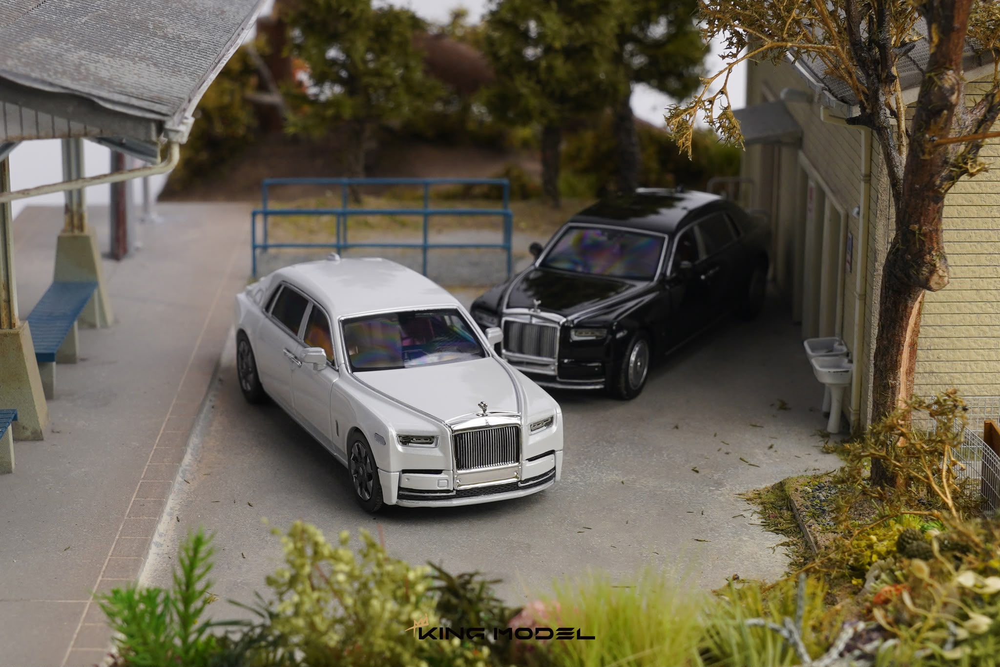 KING MODEL 1:64 Rolls-Royce Phantom VIII Diecast Model.